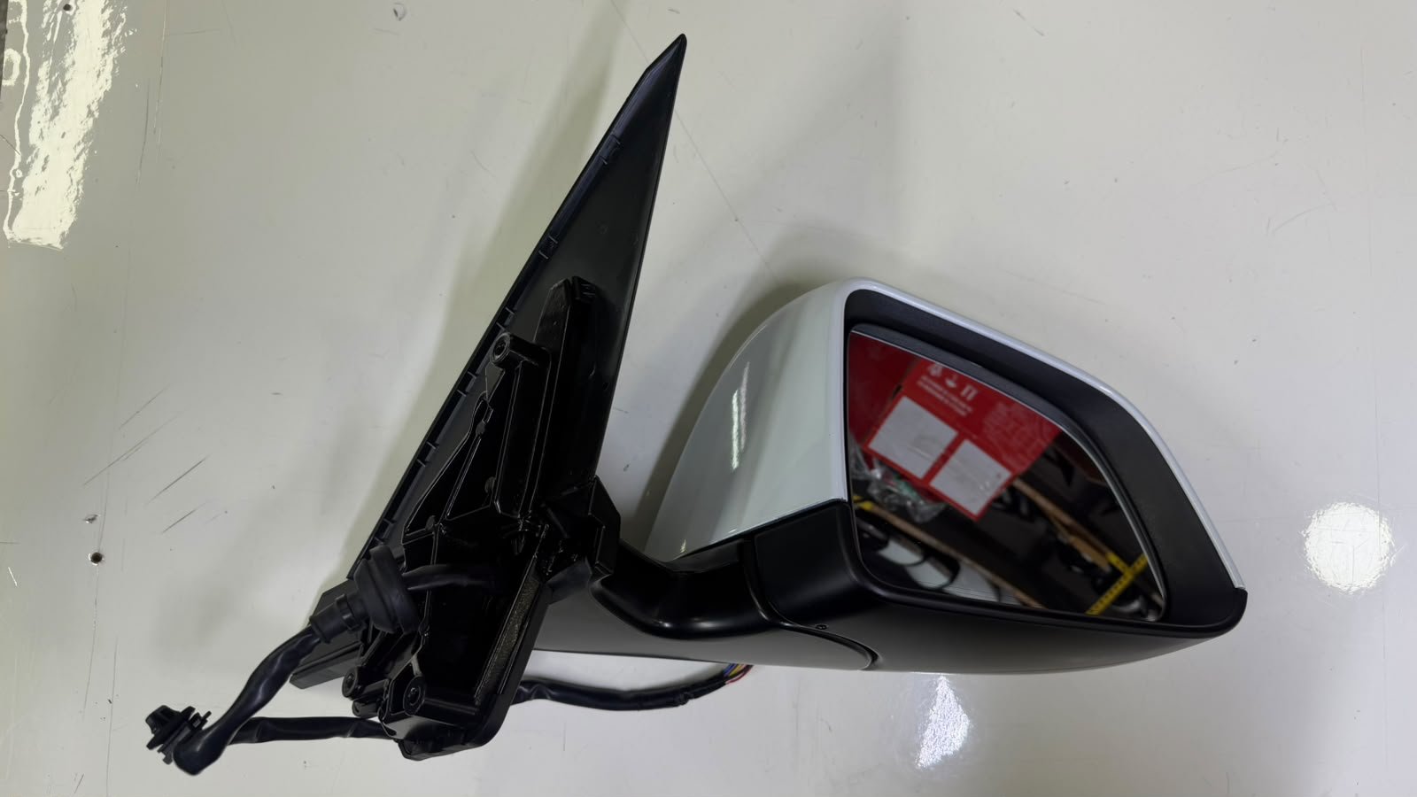 TESLA MODEL Y SAĞ OTOMATİK KATLANIR SIFIR AYNA