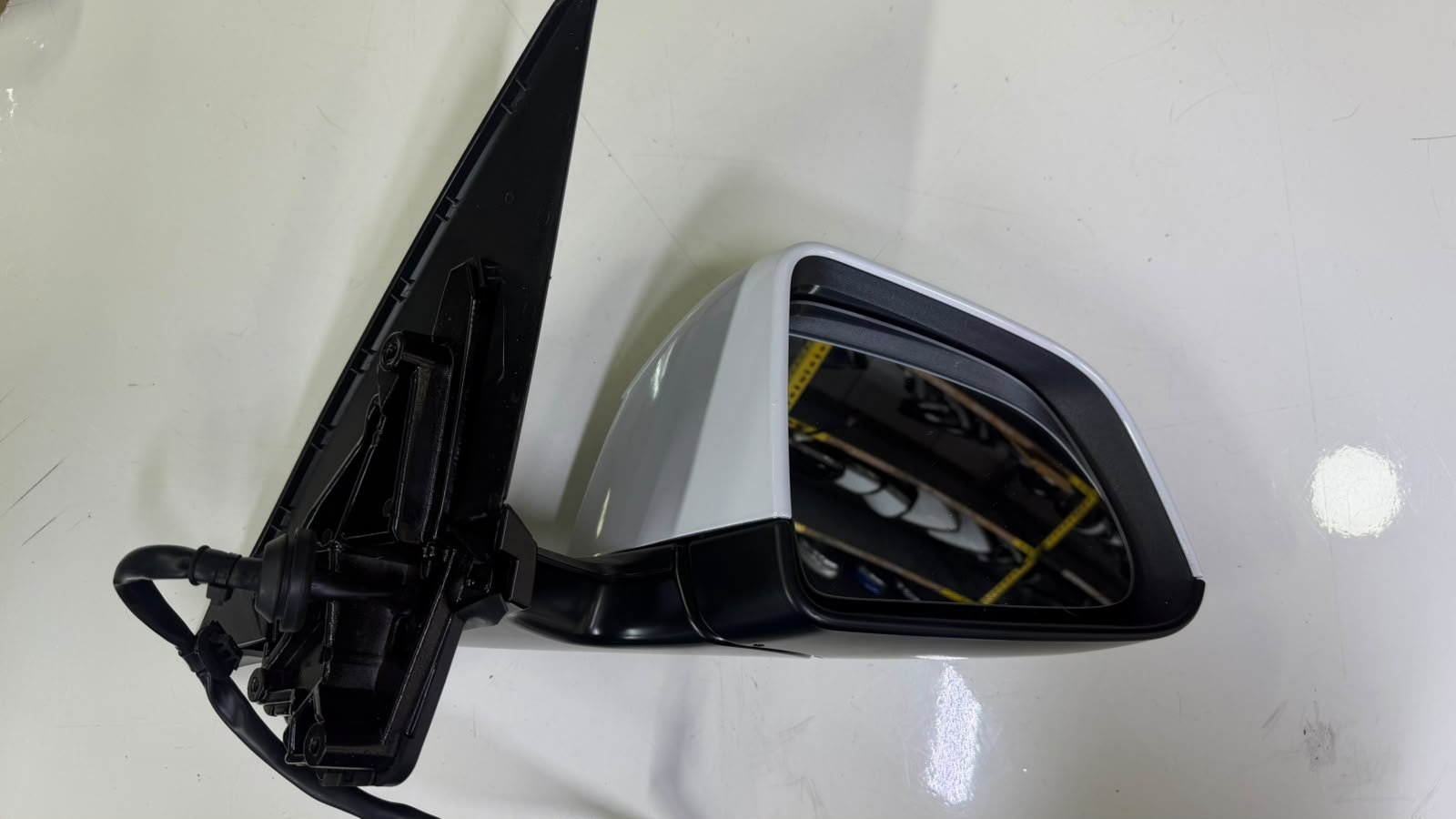 TESLA MODEL Y JUNİPER SAĞ ORJİNAL OTOMATİK KATLANIR AYNA  - 2130980-00-A