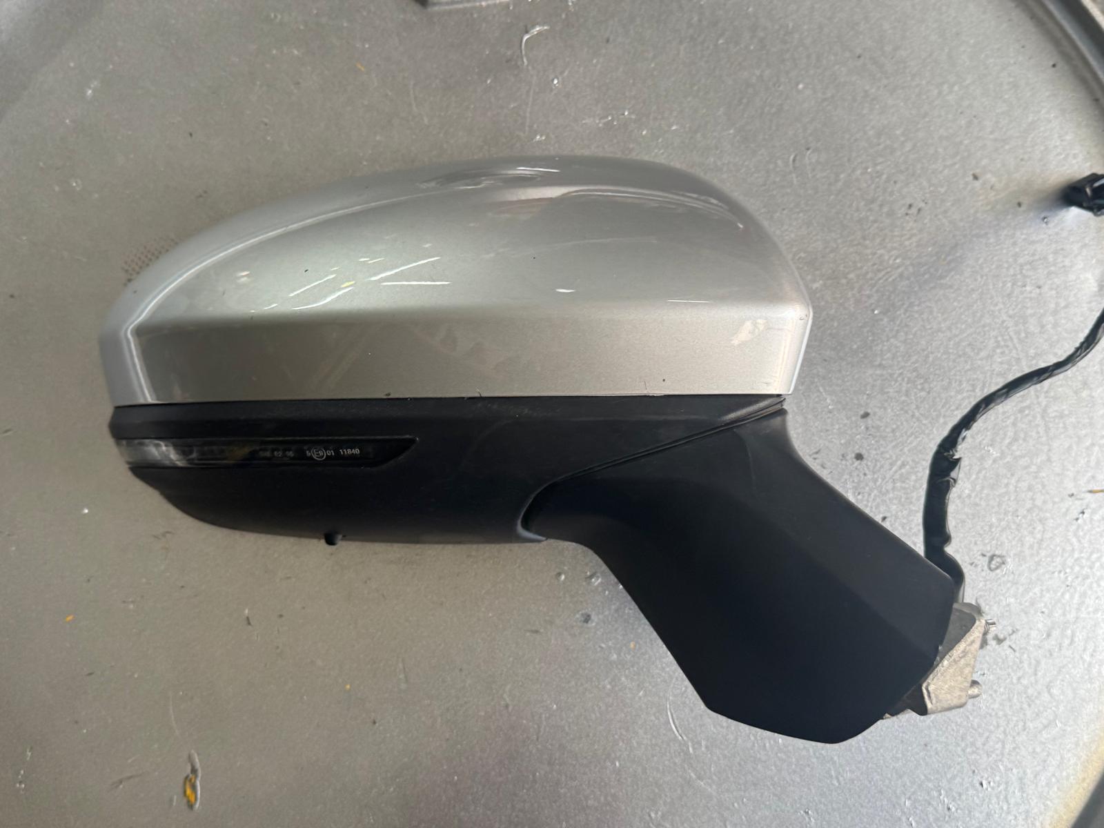 RENAULT CLİO 5 SAĞ ORJİNAL ÇIKMA AYNA - 963011854R
