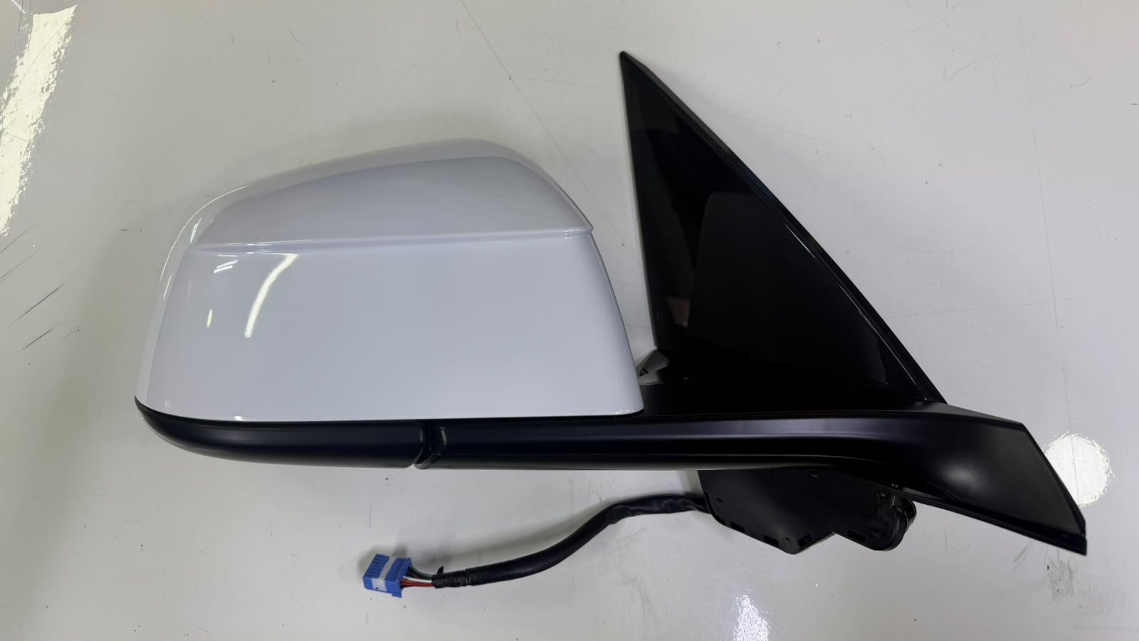 TESLA MODEL Y JUNİPER SAĞ ORJİNAL OTOMATİK KATLANIR AYNA  - 2130980-00-A