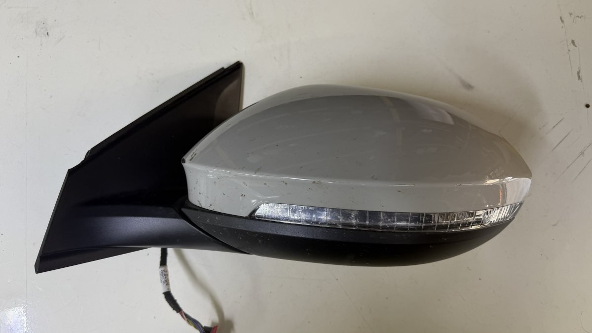 Volkswagen Taigo Sol Otomatik Katlanır Orijinal Ayna – Kirli Beyaz